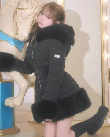 미셸 마카롱 아름다운 허리선 인조 모피 다운 코트 XS 블랙