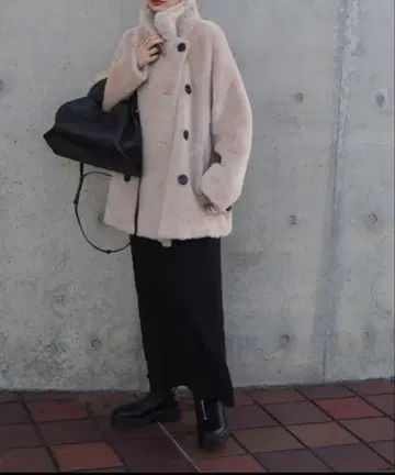 LAULEN 스탠드 카라 퍼 미들 코트 오버 사이즈 자켓