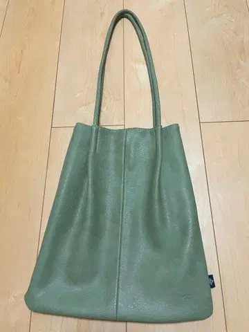 [ 새상품급 ] 톤 다운 그린 가죽 토트백 험프티덤프티