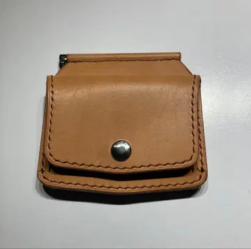 가죽 소재 접이식 머니클립 지갑