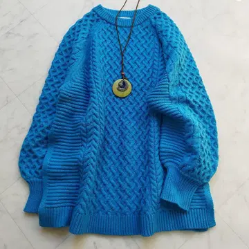 LEPSIM 케이블 짜임 긴팔 니트 사이드 슬릿 두께감 있는 코발트 블루