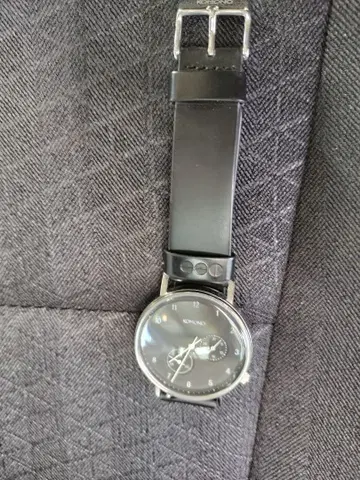 KOMONO 크로노그래프 블랙 아날로그 시계