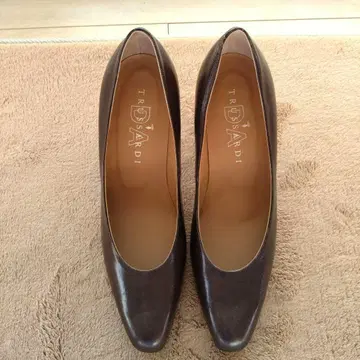 TRUSSARDI 브라운 하이힐 펌프스