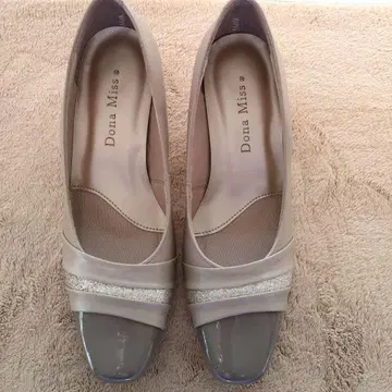 Dona Miss 베이지 펌프스 중간 힐