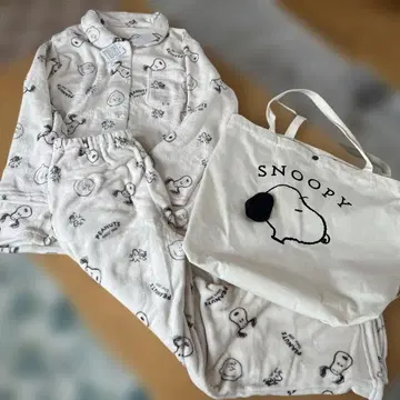 스누피 파자마 세트 토트백 포함