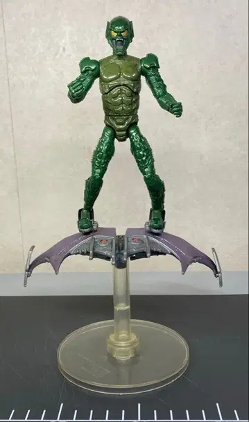 그린 고블린 피규어