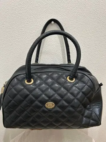 블랙 퀼팅 핸드백