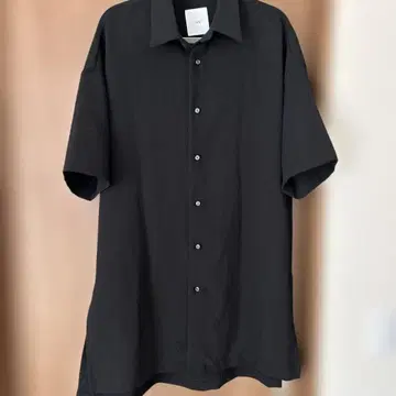 Lui's 블랙 반팔 셔츠