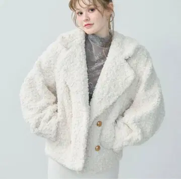 미사용 새상품 titty&co 보아 테디 코트 아이보리 숏 미들