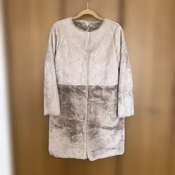 그레이 무스탕 코트