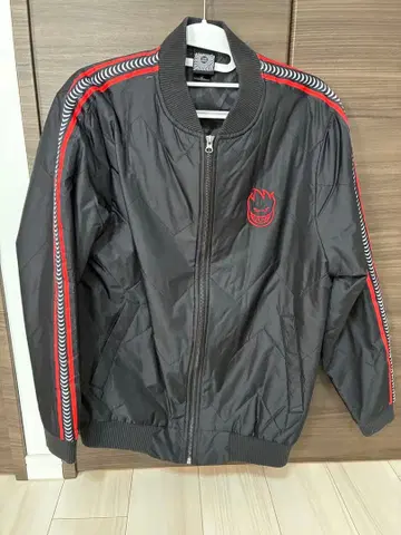 Spitfire 봄버 자켓 블랙