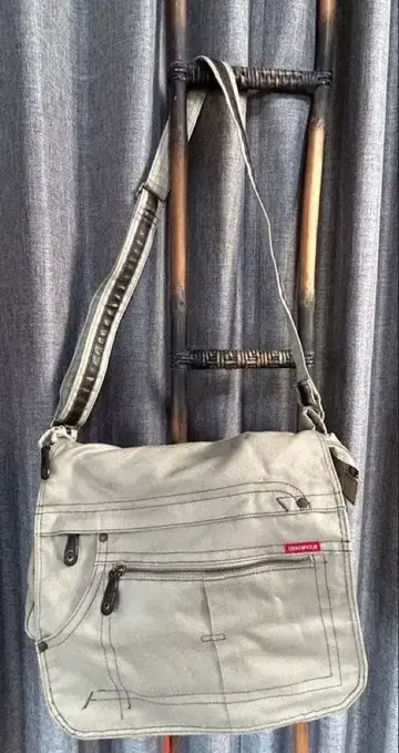 CHRONICLE 그레이 숄더백