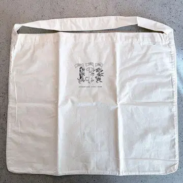 아츠 앤드 사이언스 홀리데이 샵 백