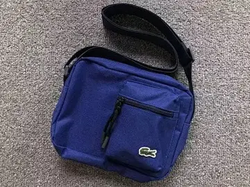LACOSTE 네이비 숄더백 프론트 포켓 부착