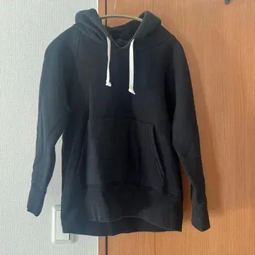 MAISON DE REEFUR 블랙 후드 부착 후드티