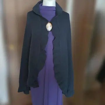 Lancel 블랙 프릴 케이프 코트