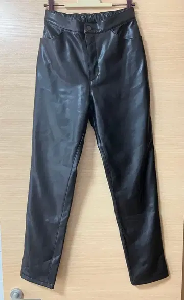 CELFORD 인조 가죽 팬츠 속기모 38 새상품급 블랙 스트레치