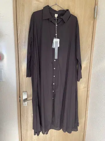 새상품 미사용 택 포함 M.a.d.o. 08 다크 브라운 셔츠 원피스