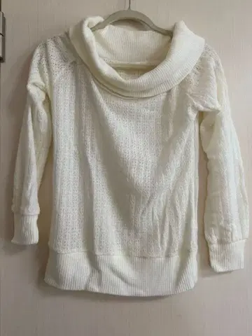 LIZ LISA 오프 터틀넥 니트 리즈리사