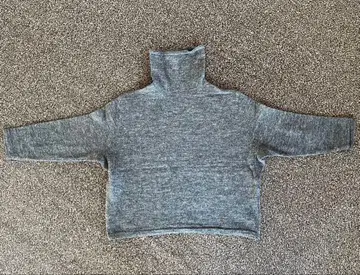 YAECA 그레이 터틀넥 스웨터