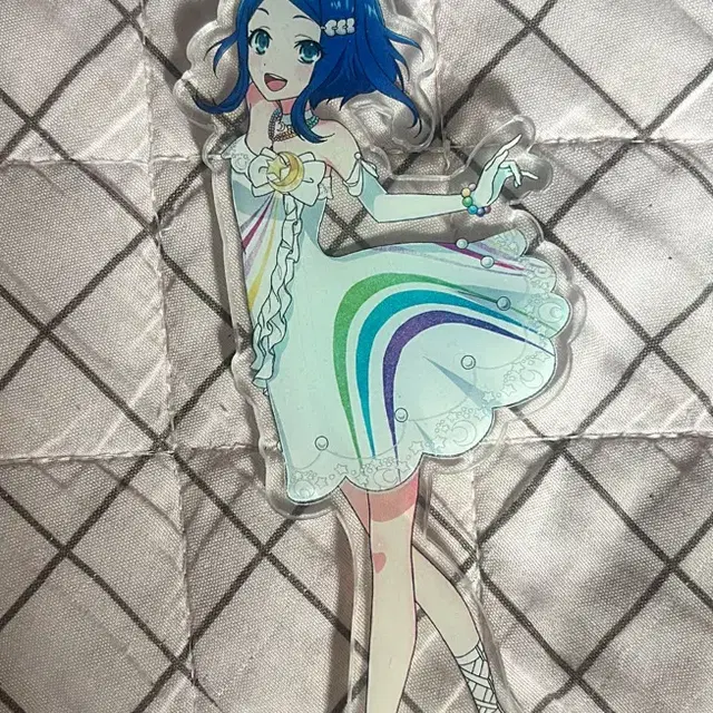 프리파라 라라 브이스퀘어 린네 나루 아크릴 스탠드 키링 등 굿즈 판매