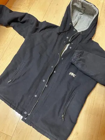 FTC 플리스 안감 자켓 블랙