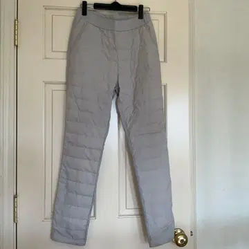 라이트 그레이 퀼팅 팬츠
