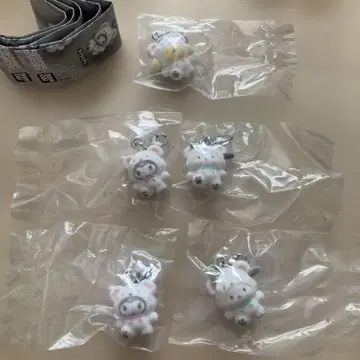 산리오 포근포근 스노우 마커 액세서리 가챠 푸딩 쿠로미 포차