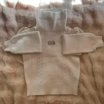 미셸 마카롱 하트컷 니트탑