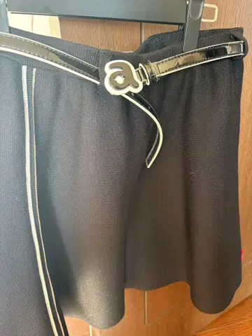 알치비오 38 화이트 라인 니트 스커트