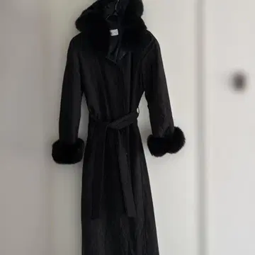 PECA 실크 퍼 롱 코트