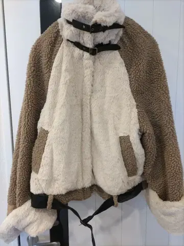 라벨에튀드 무스탕 퍼 코트 블루종