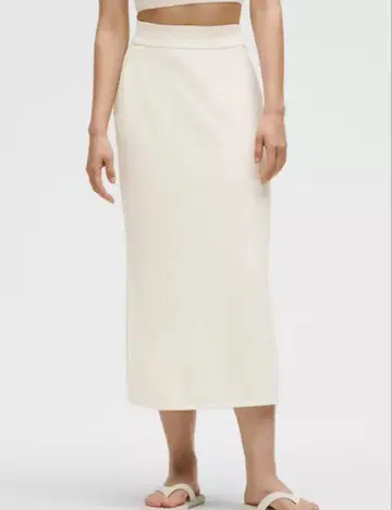 아이보리 타이트 스커트 미디 기장