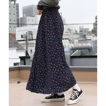 신존 PURPLE FLOWER SKIRT 블랙 사이즈 34
