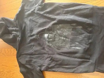 블랙 후드 부착 후드티 정가 13200엔 정도