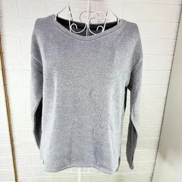 새상품급 Vis 그레이 니트 긴팔 스웨터 사이드 슬릿