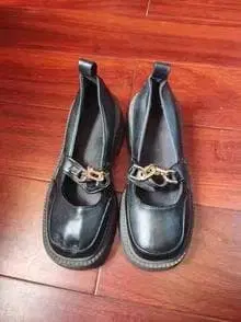 블랙 가죽 통굽 로퍼