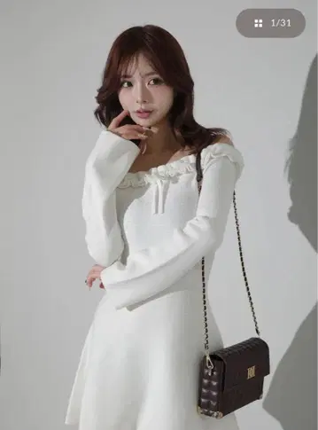 Darich 오프숄더 프릴 니트 미니 원피스