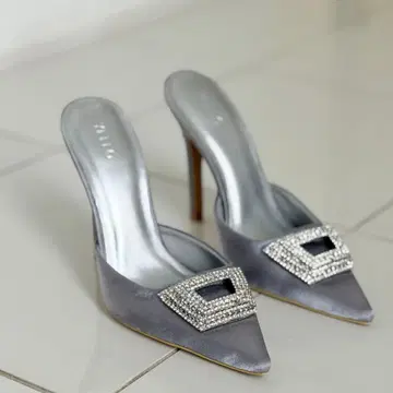 새상품급 YELLO 샌들 뮬 힐 S 실버