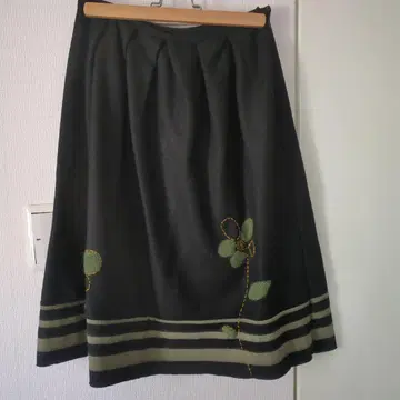 플라워 자수 플레어 스커트 사이즈 40