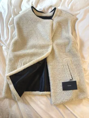 [택 포함 새상품] Kastene 보아 베스트 가죽 베스트