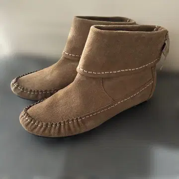 브라운 스웨이드 숏부츠 리본 포함