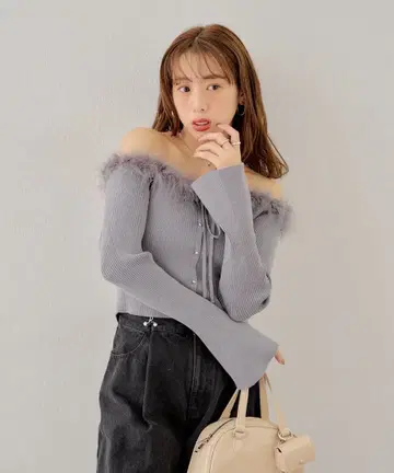 [ 새상품급 ] Chico 퍼 오프숄더 디자인 니트 그레이