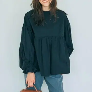 machatt 백버튼 개더 블라우스 블랙 마차트