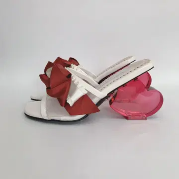 새상품급 MAYLA 마이라 산리오 샌들 헬로키티 리본 23.5