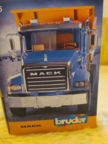 브루더 MACK Bruder 덤프트럭