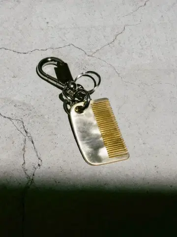 SYKIA x MAO Comb Key Ring