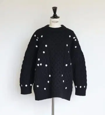 지프소필라 gypsohila Floral Cable Knit BLACK