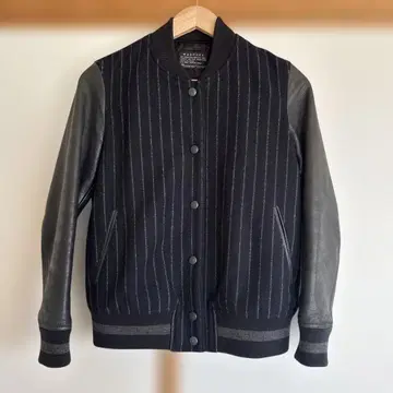 새상품급 투모로우랜드 맥피 스트라이프 바시티 자켓 38