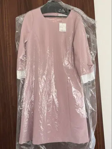 UNIVERVAL MUSE 핑크 무릎 기장 원피스 사이즈 2